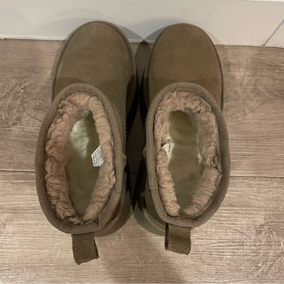 NWOT UGG Classic Ultra Mini New Heights hickory boot - Picture 6 of 9